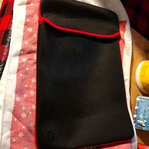 Hewlett-Packard black and red computer case/ cover